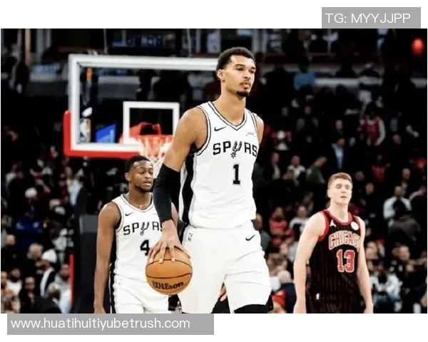 文班亚马因左小腿紧张状态成疑本赛季至今满勤能否出战国王尚未确定