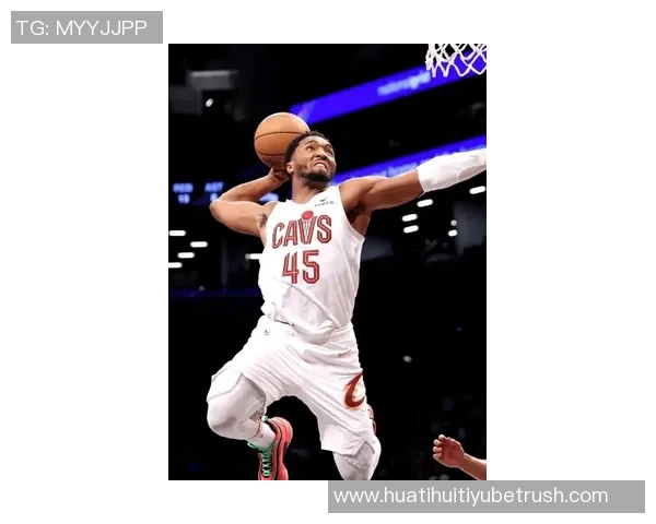 米切尔表现平平难救主17投仅7中贡献16分3篮板6助攻